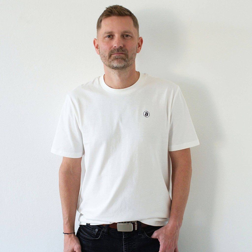 Satoshi Standard T-Shirt - Creme